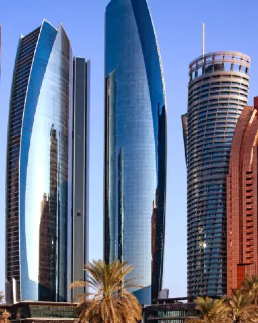 shutterstock_2496326747-390x700